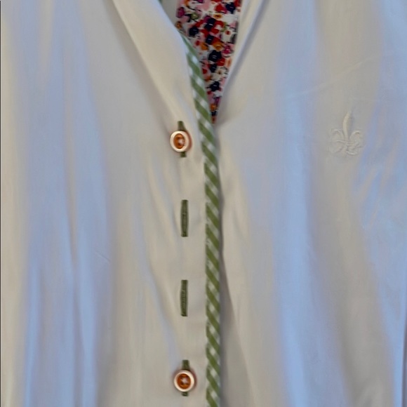white with lots of accents shirts lotsbuttons - Picture 3 of 8